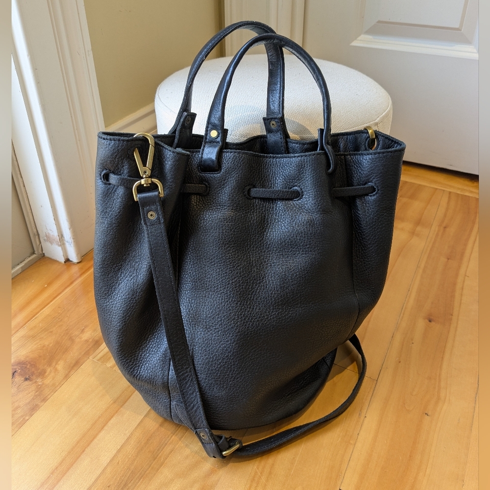MADEWELL | Convertible Black Leather Crossbody Bucket Bag With Drawstring - Picture 3 of 7